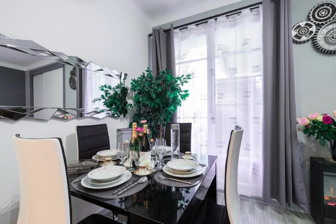 Appartement Beau 3 pièces, 7 pers, 2 terrasses, centre, calme, sécurité à Nice Extérieur photo